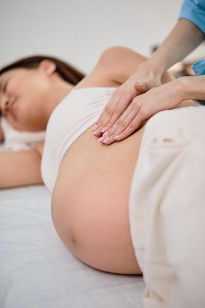 Ostéopathe femme enceinte